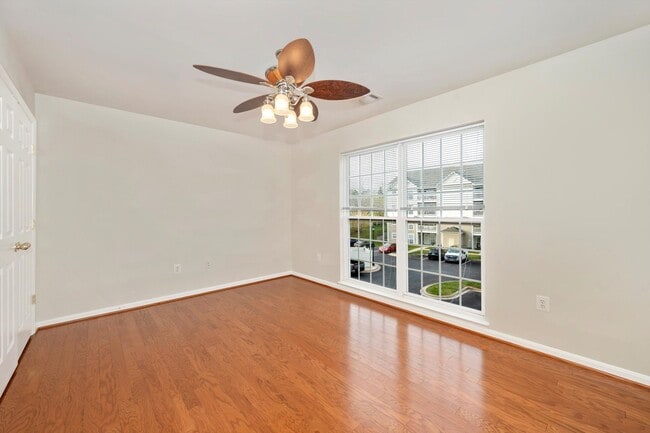 Building Photo - Elevator Condo in Frederick Pent House Level