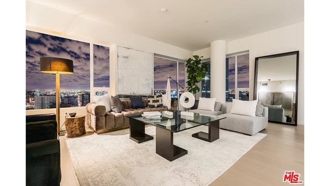 Building Photo - 1050 S Grand Ave