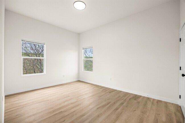 Building Photo - 9709 Pelsey St