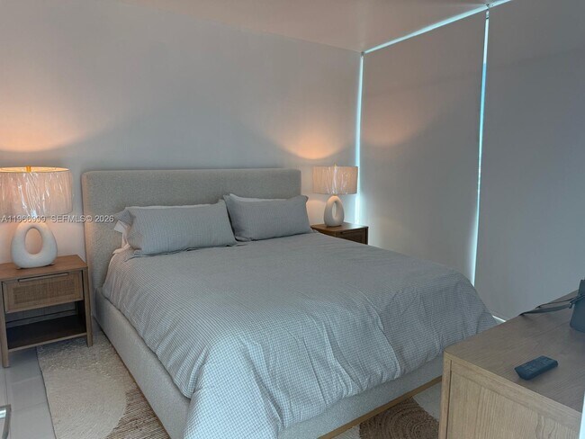 Building Photo - 888 Biscayne Blvd