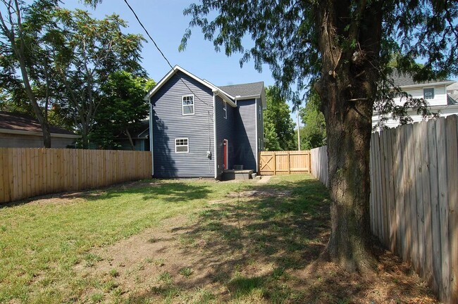 Building Photo - 208 N Guilford Ave