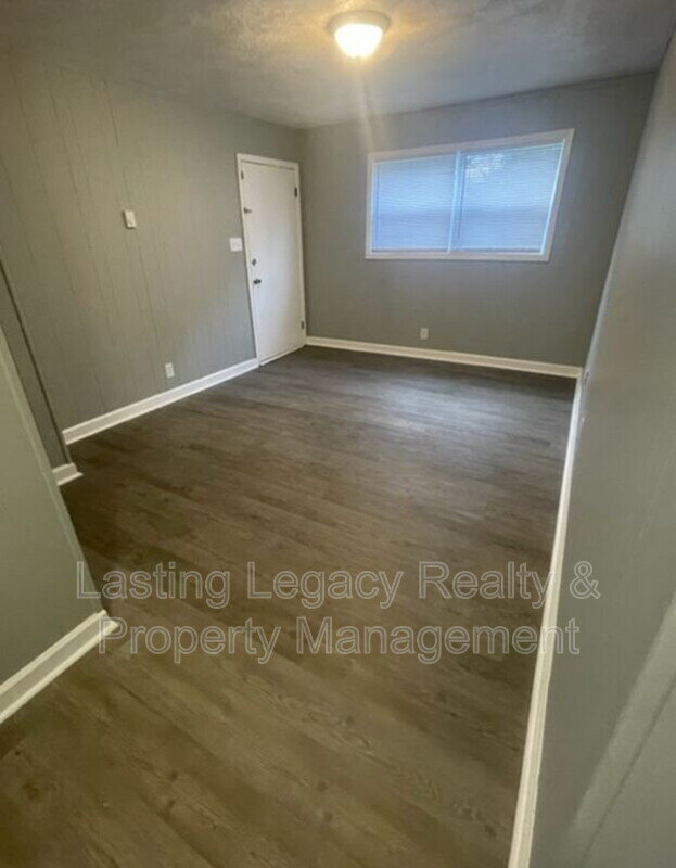 Building Photo - Affordable 2BR/1BA Units in Winston Salem – Fresh, Comfortable Living at 1126 Conley Street