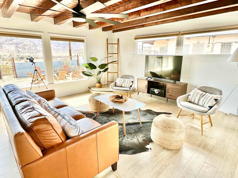 Building Photo - 72319 El Paseo Dr