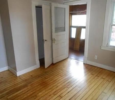 Building Photo - 710 S Park St