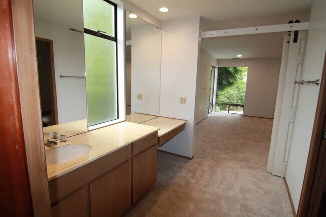 Building Photo - 10 Skagit Key