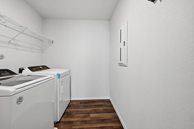 Building Photo - 553 Autumn Blaze