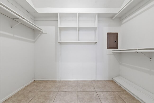 Building Photo - 4702 N Cashel Cir