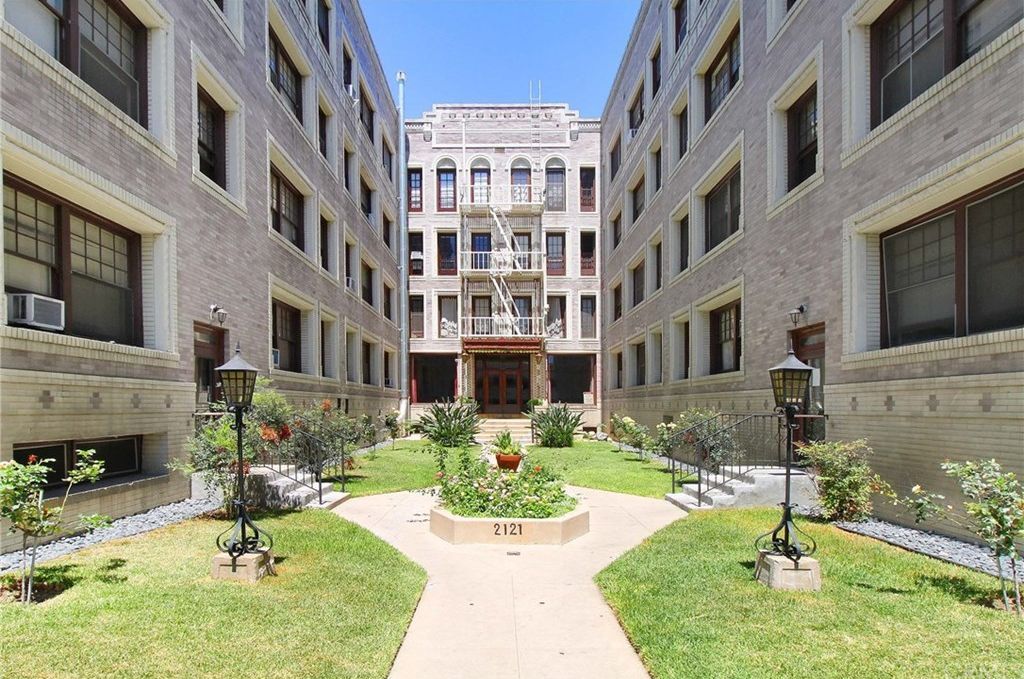Building Photo - 2121 James M Wood Blvd
