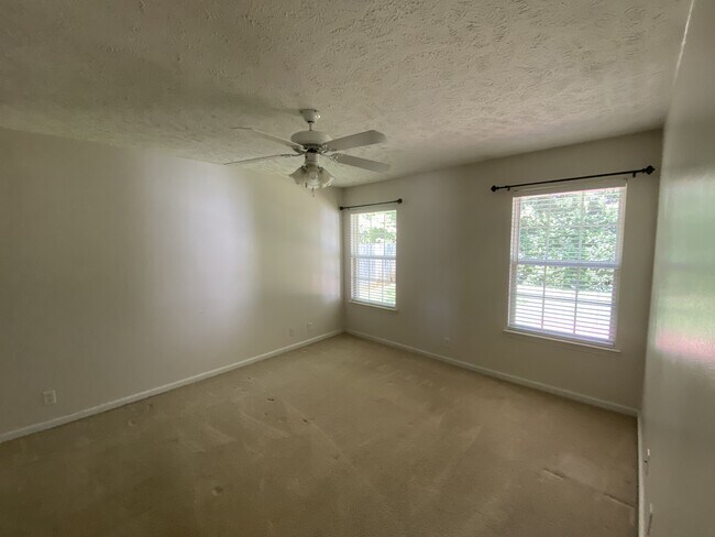 Building Photo - 3312 Tourmaline Dr