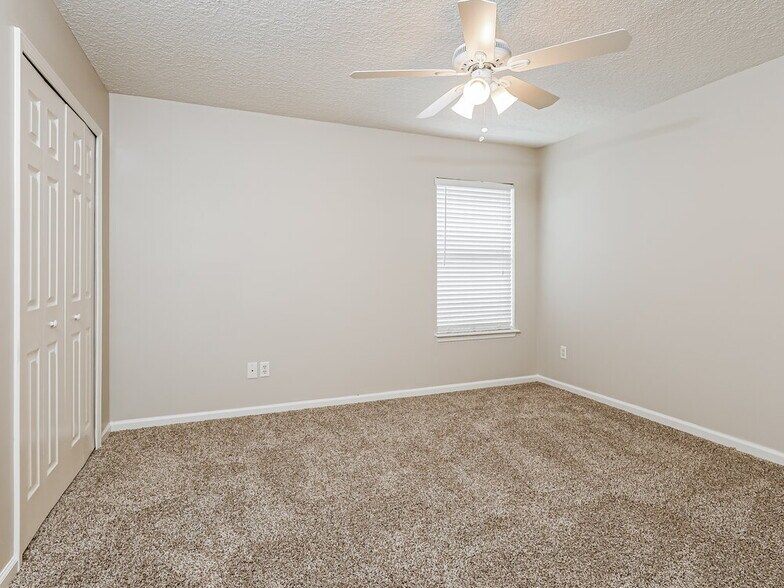 Building Photo - 6267 Pendragon Pl