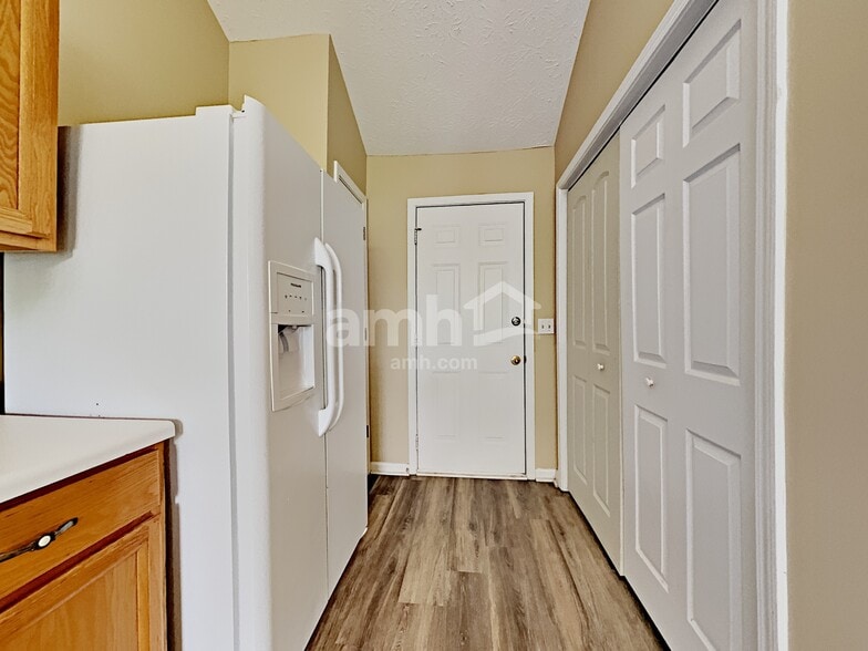 Building Photo - 2510 Baysridge Dr NW