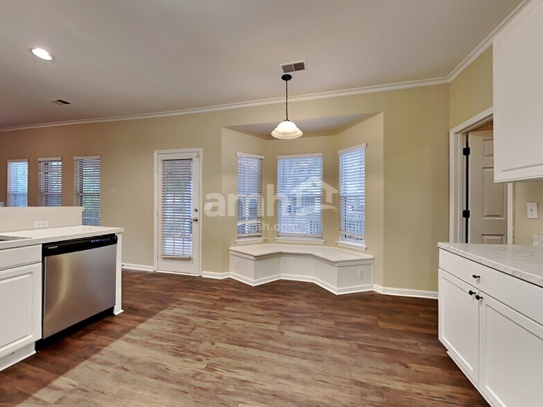 Building Photo - 2635 Planters Pointe Blvd