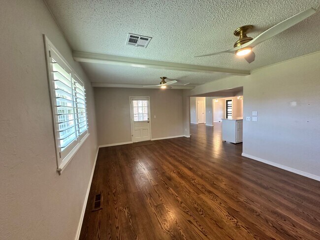 Building Photo - For Rent: Upgraded 3 Bed, 2.5 Bath Home in...