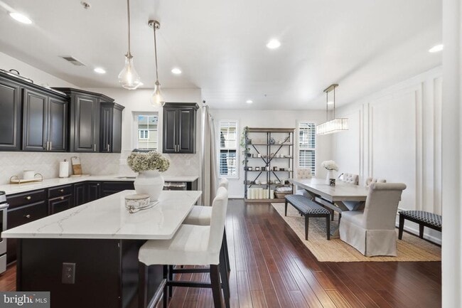 Building Photo - 11360 Sandhurst Pl