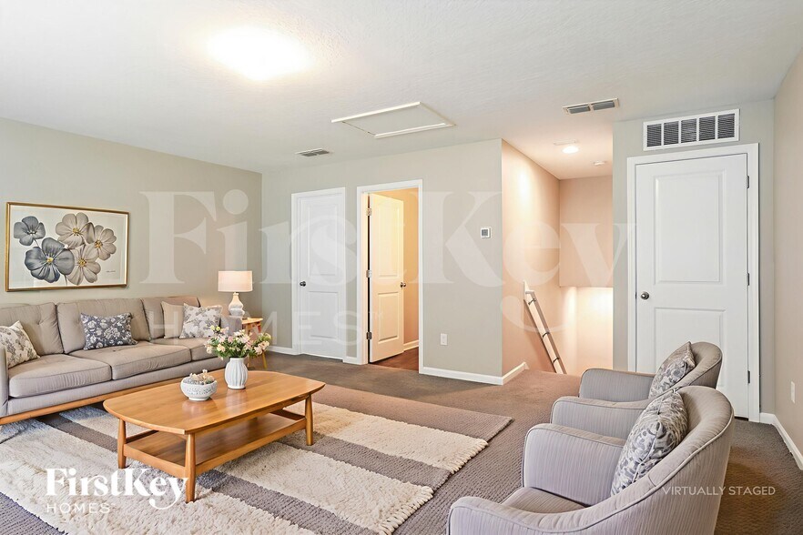 Building Photo - 3031 Greywood Ln