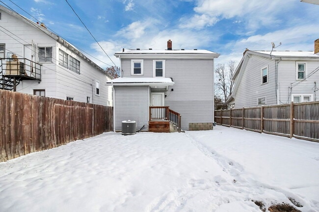 Building Photo - 587 S Ogden Ave