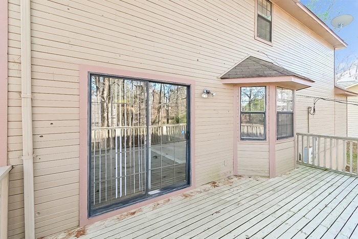 Building Photo - 300 Shadow Ridge Dr