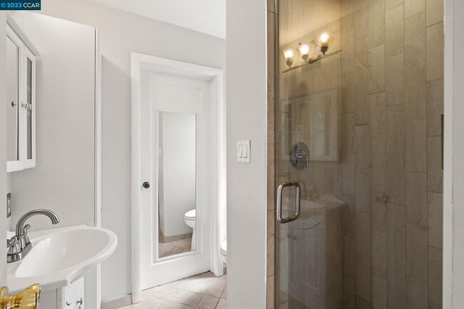 Building Photo - 2853 Alida St