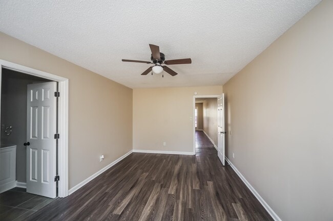 Building Photo - 4663 Royal View Dr