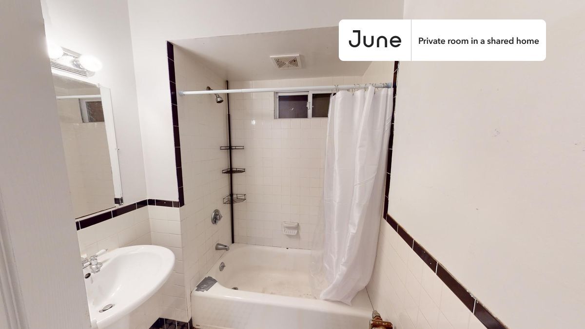 Building Photo - Room in Shared 6 bed/2 bath home in Allston
