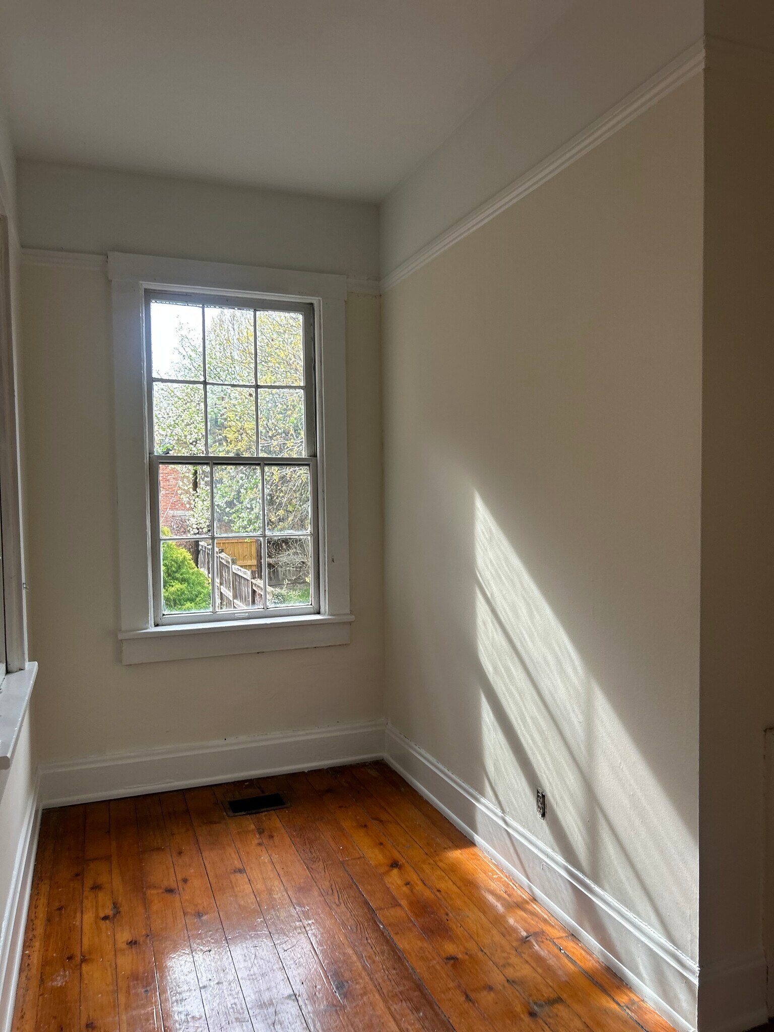 2nd smaller room ideal office space - 611 S 3rd St