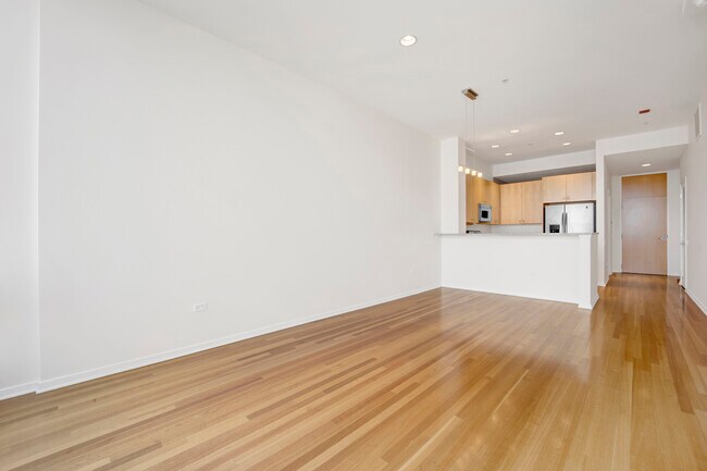 Building Photo - 500 W Superior-710