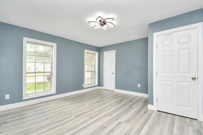 Building Photo - 9126 Troulon Dr