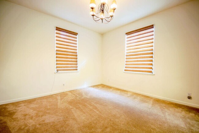 Building Photo - 3323 Bastille Ct