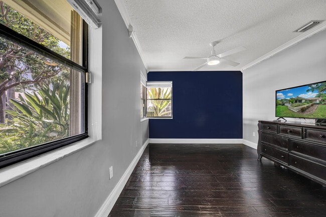 Building Photo - 8633 Vista Del Boca Dr