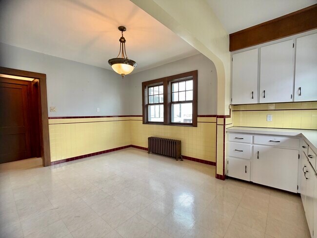 Building Photo - 54 Orient Ave