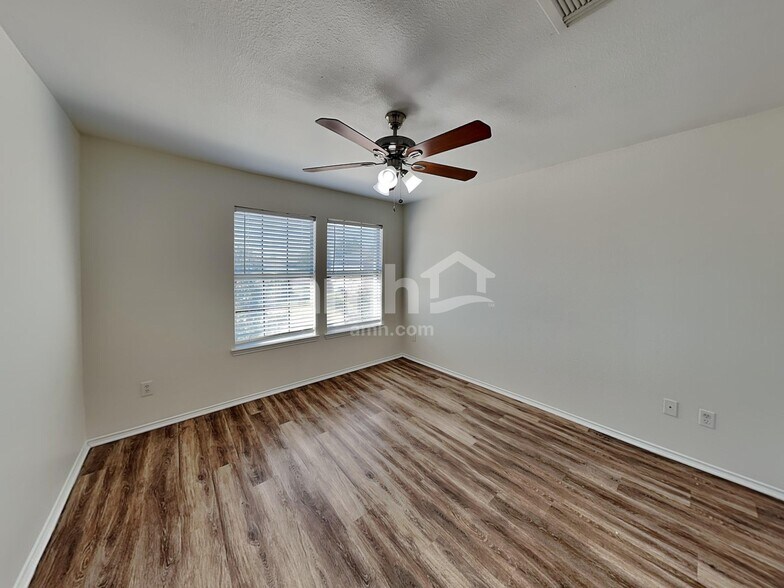 Building Photo - 1224 Riverside Rd