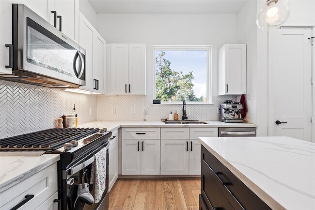 Building Photo - 1835 Flowing Springs Trail