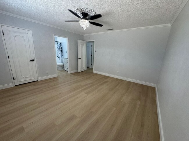 Building Photo - Beautifully Remodeled 3 Bed, 2 Bath $1,795.00