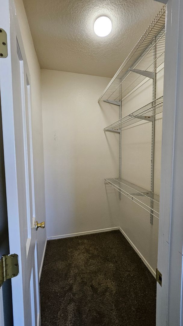 Building Photo - 5401 Alice Ave NE