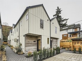 Front - 10346 Wallingford Ave N