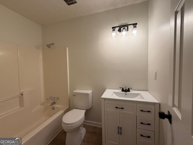 Building Photo - 1730 Bullock Dr