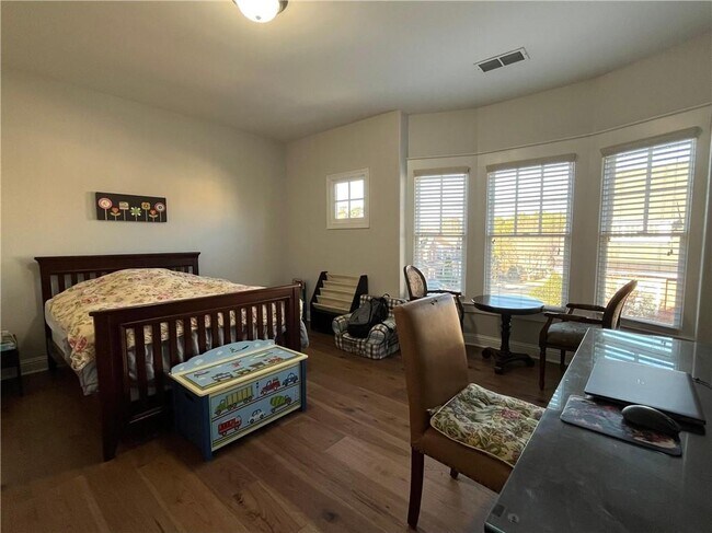 Building Photo - 3445 Rialto Pl