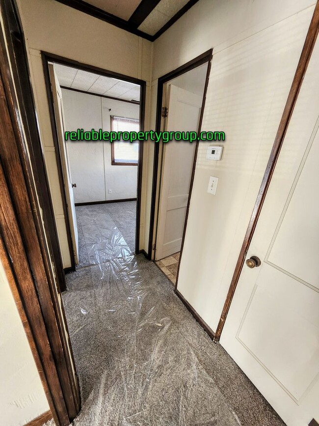 Building Photo - New Listing - Fort Wayne