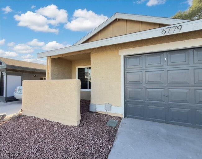 Building Photo - 6779 Pine Valley Dr