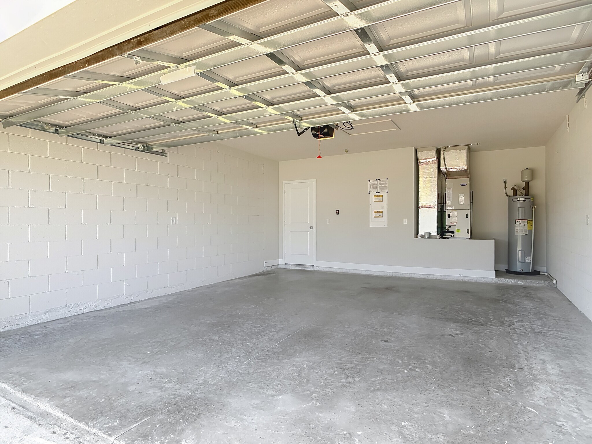 Building Photo - 60 Ballenger Ln