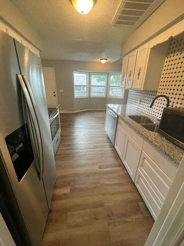 Building Photo - 2556 W Cardinal St