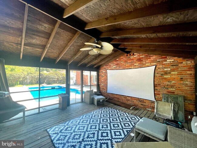 Building Photo - 11717 Rivershore Dr