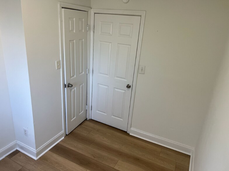 Building Photo - 1517 Tinkertown Ave