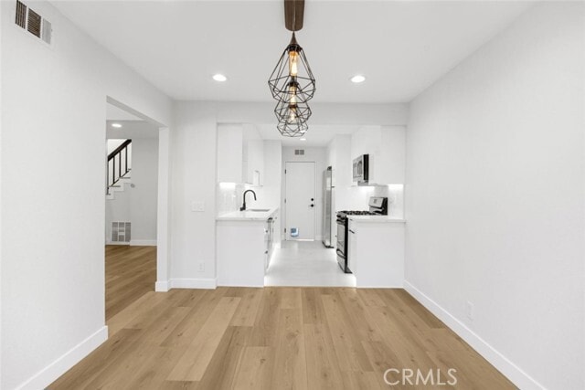 Building Photo - 7435 Shadyglade Ave