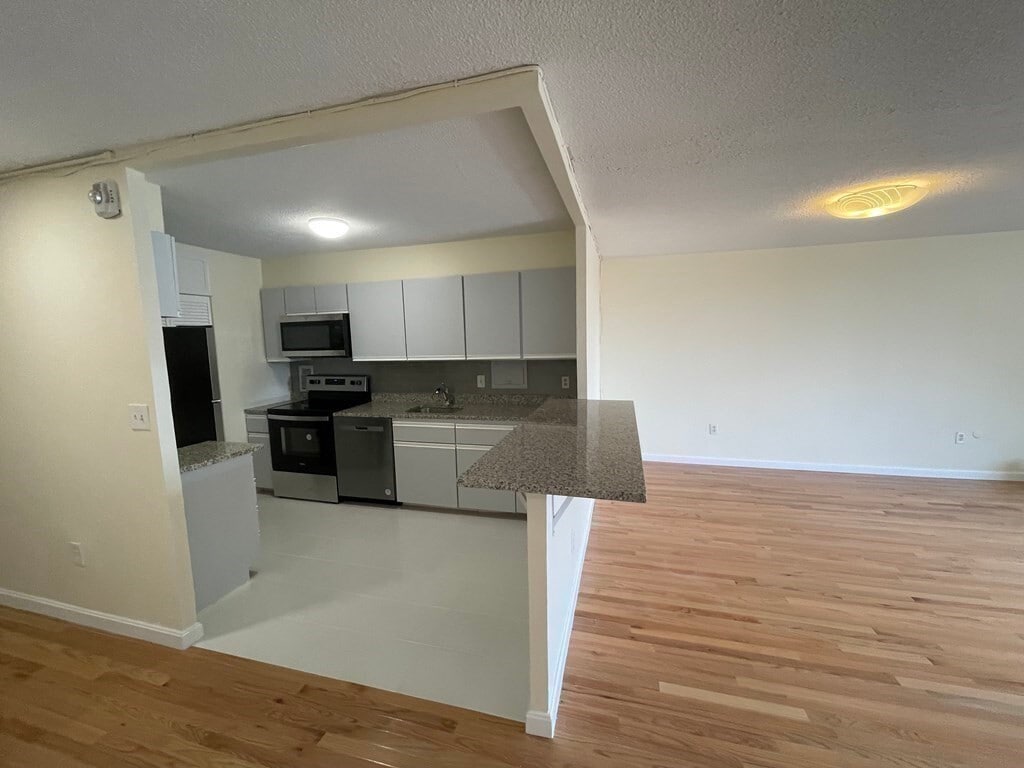 Building Photo - 60 Longwood Ave