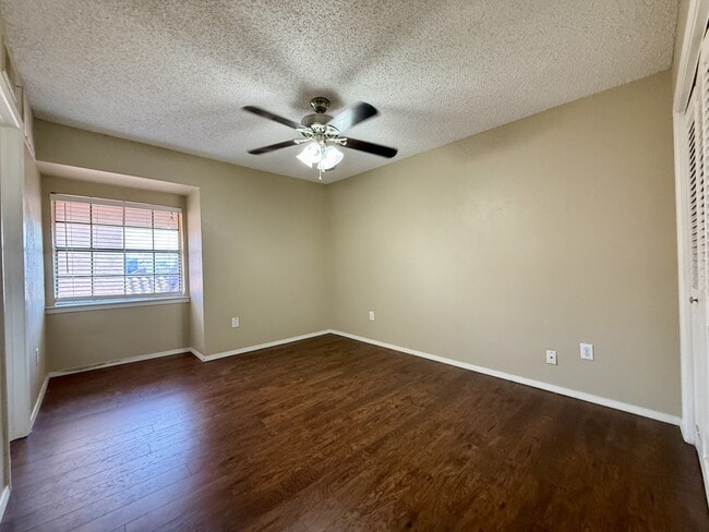 Building Photo - 777 Custer Rd