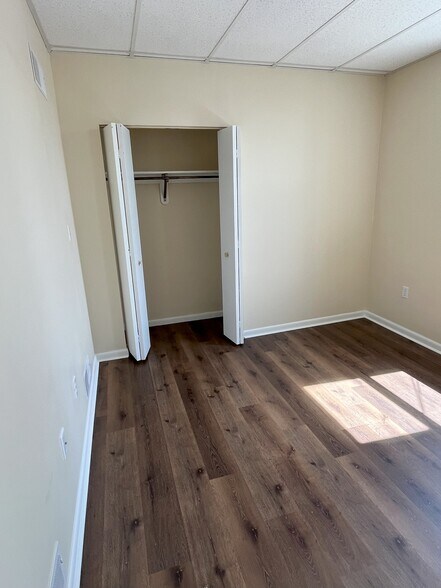 Building Photo - 212 Clay Ave