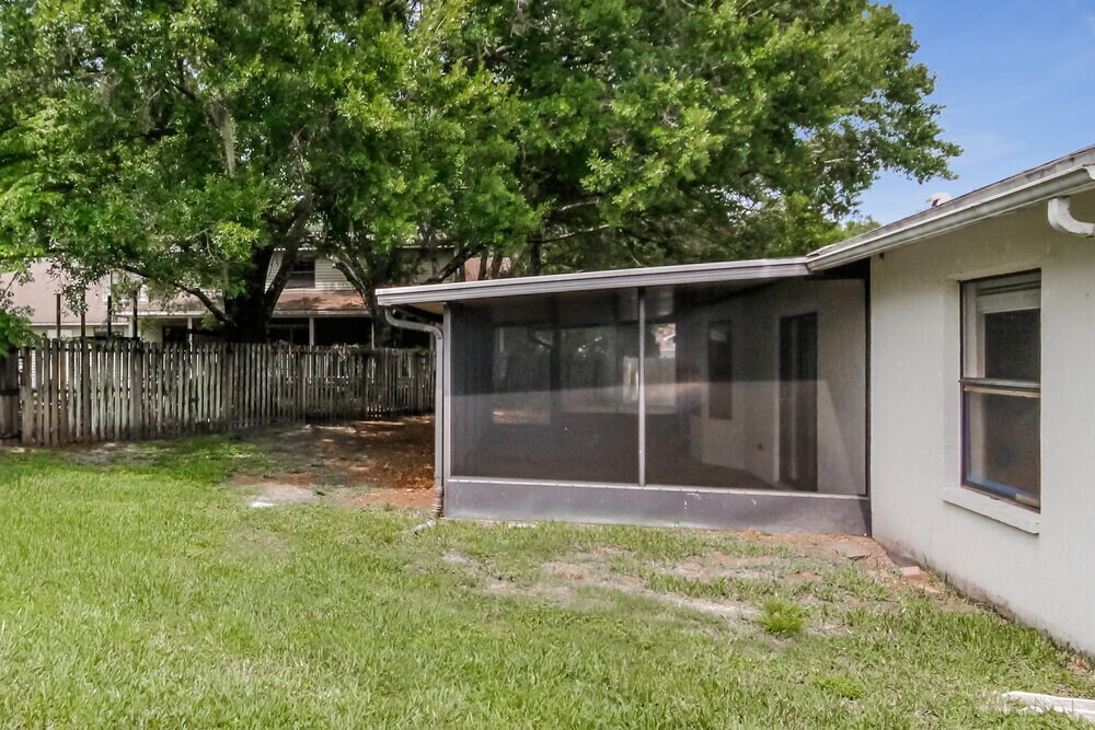 Building Photo - 23421 Cherbourg Loop