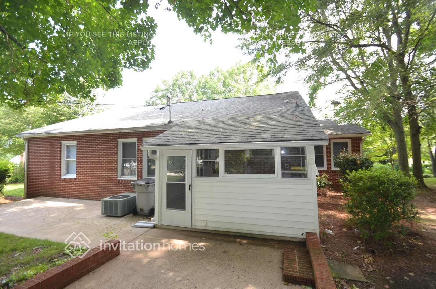 Building Photo - 1501 McCormick Ave