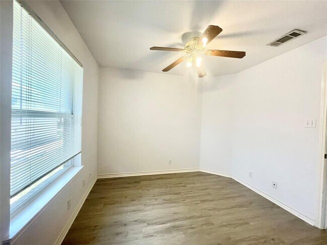 Building Photo - 13344 Water Oak Ln